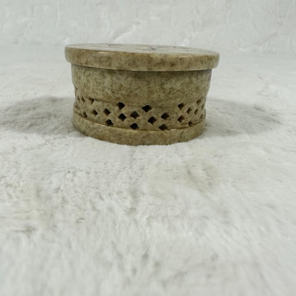 Vintage soapstone Trinket Jewelry Ring Box Basket Weave sides Flower MOP Inlay - Picture 2 of 7